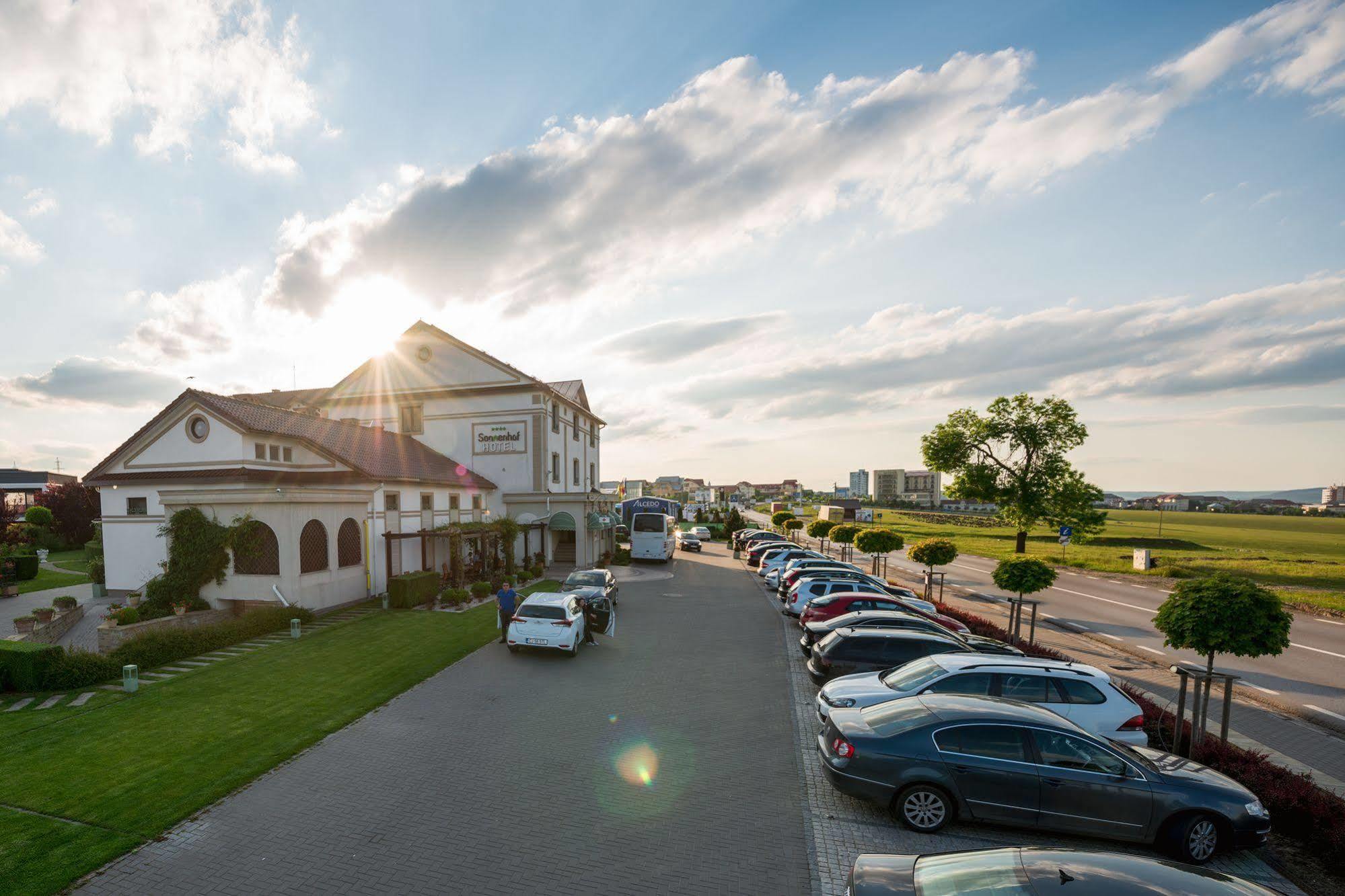 Hotel Sonnenhof Сучава Екстер'єр фото